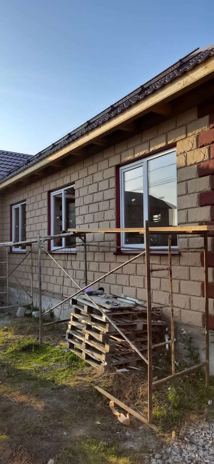 двухстворчатые пластиковые окна в дом